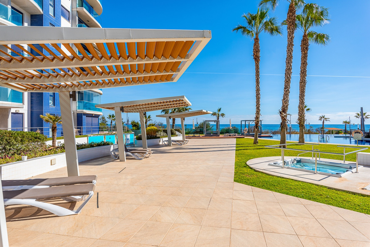 Se vende Apartamento Planta Media de 2 dormitorios en Costa Blanca, Alicante, España