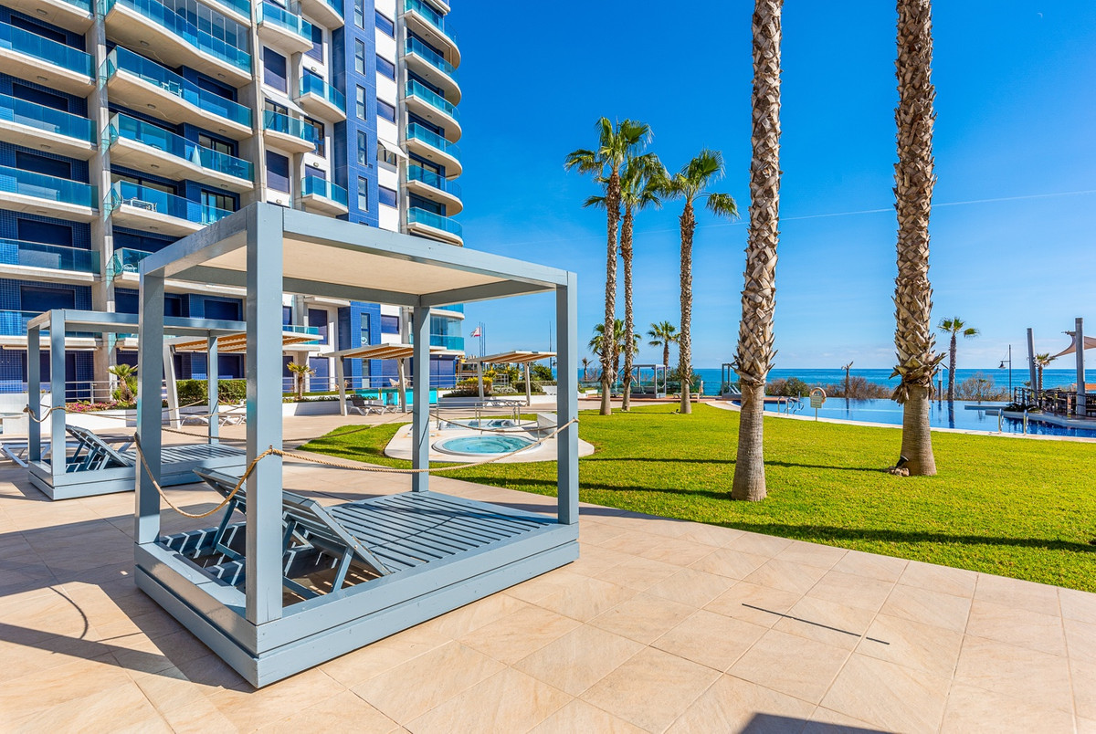 Se vende Apartamento Planta Media de 2 dormitorios en Costa Blanca, Alicante, España