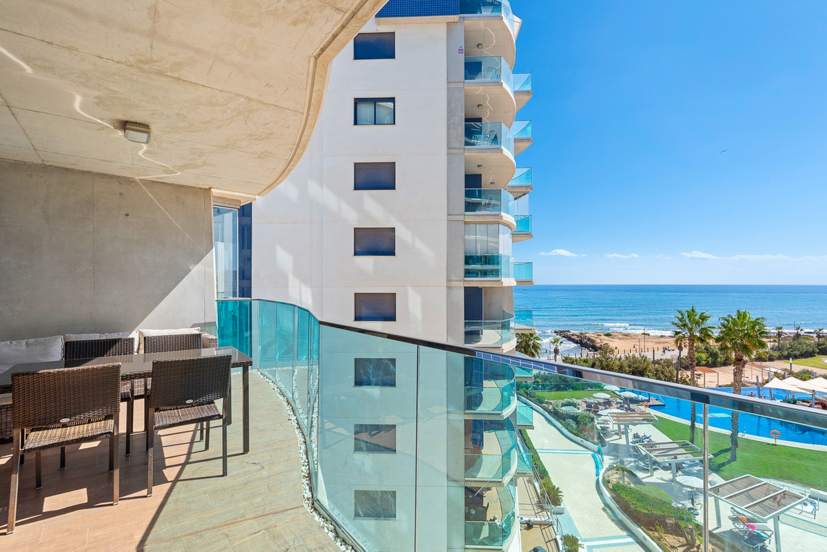 Se vende Apartamento Planta Media de 2 dormitorios en Costa Blanca, Alicante, España