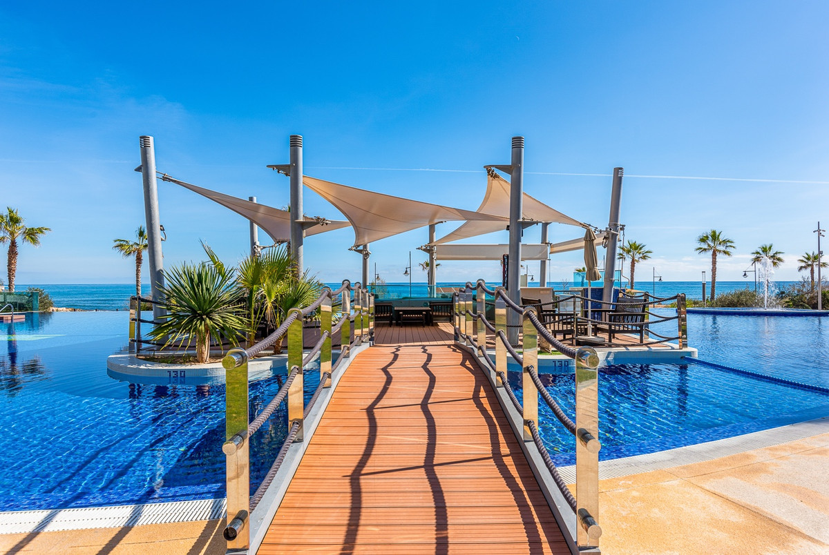 Se vende Apartamento Planta Media de 2 dormitorios en Costa Blanca, Alicante, España