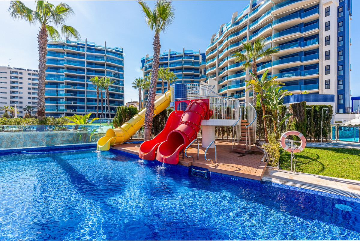 Se vende Apartamento Planta Media de 2 dormitorios en Costa Blanca, Alicante, España