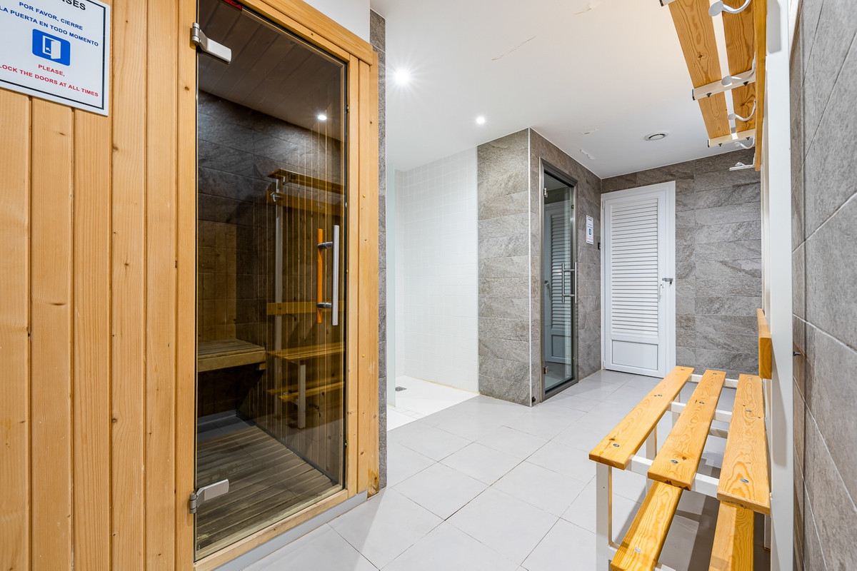 Se vende Apartamento Planta Media de 2 dormitorios en Costa Blanca, Alicante, España