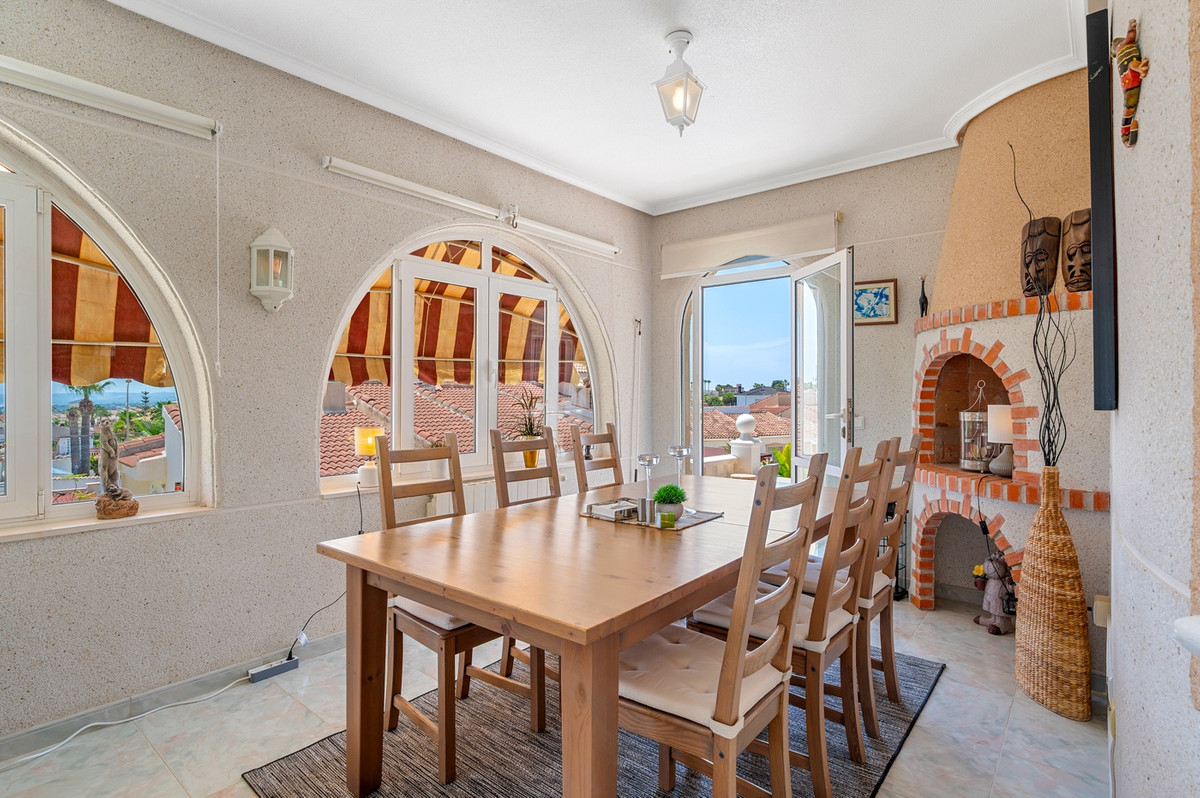 Se vende Villa - Chalet de 3 dormitorios en Costa Blanca, Alicante, España