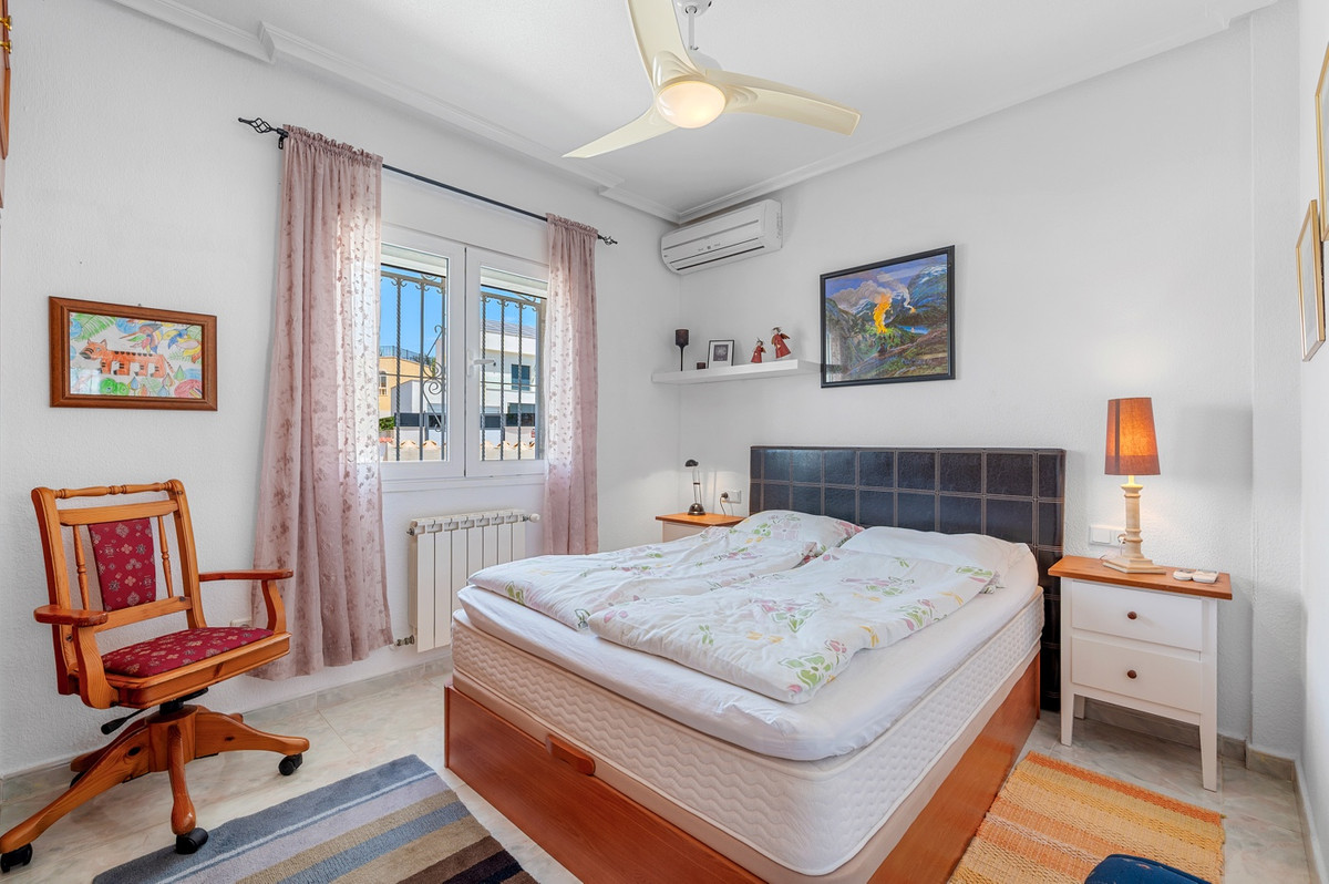 Se vende Villa - Chalet de 3 dormitorios en Costa Blanca, Alicante, España