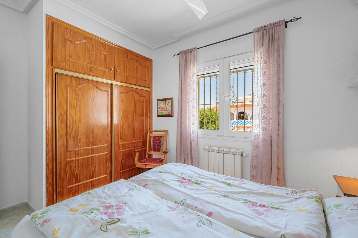 Se vende Villa - Chalet de 3 dormitorios en Costa Blanca, Alicante, España