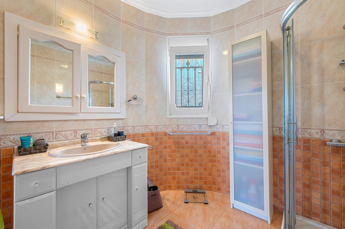 Se vende Villa - Chalet de 3 dormitorios en Costa Blanca, Alicante, España