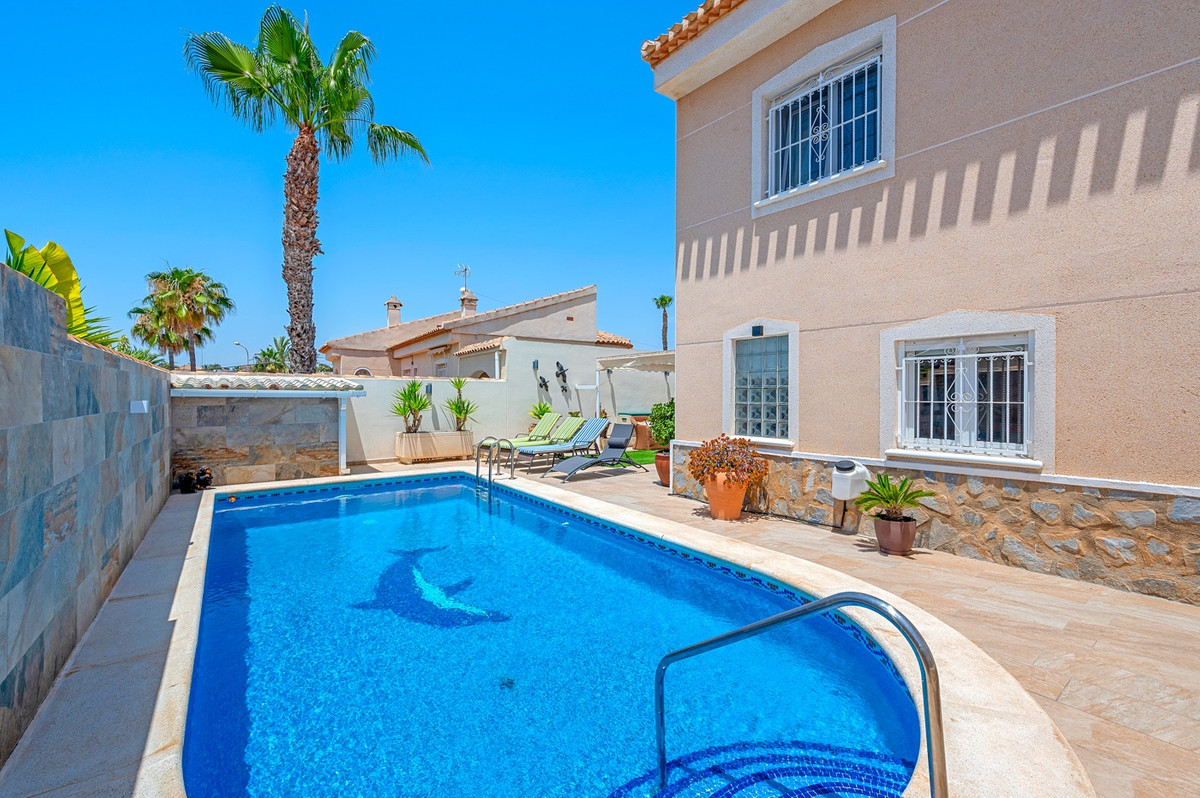 Se vende Villa - Chalet de 3 dormitorios en Costa Blanca, Alicante, España