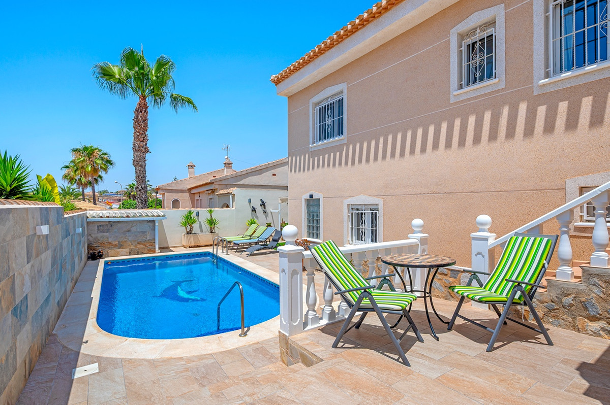 Se vende Villa - Chalet de 3 dormitorios en Costa Blanca, Alicante, España