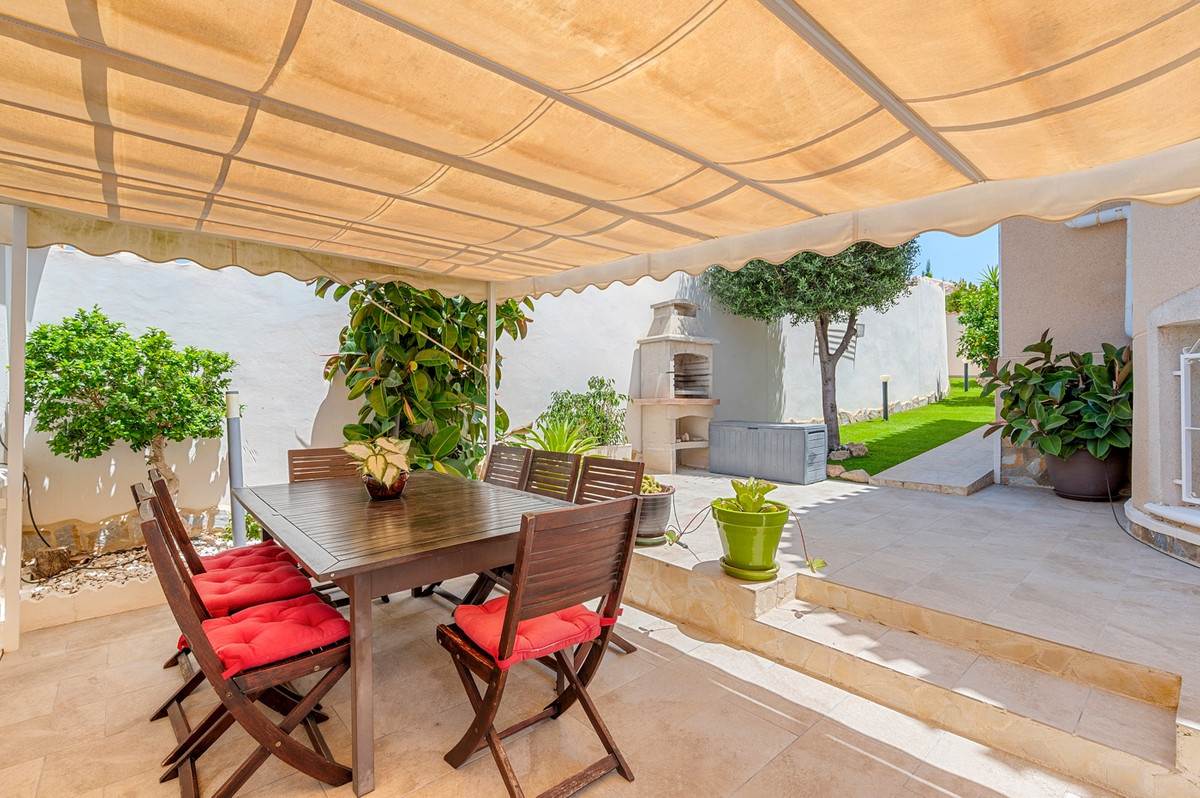Se vende Villa - Chalet de 3 dormitorios en Costa Blanca, Alicante, España