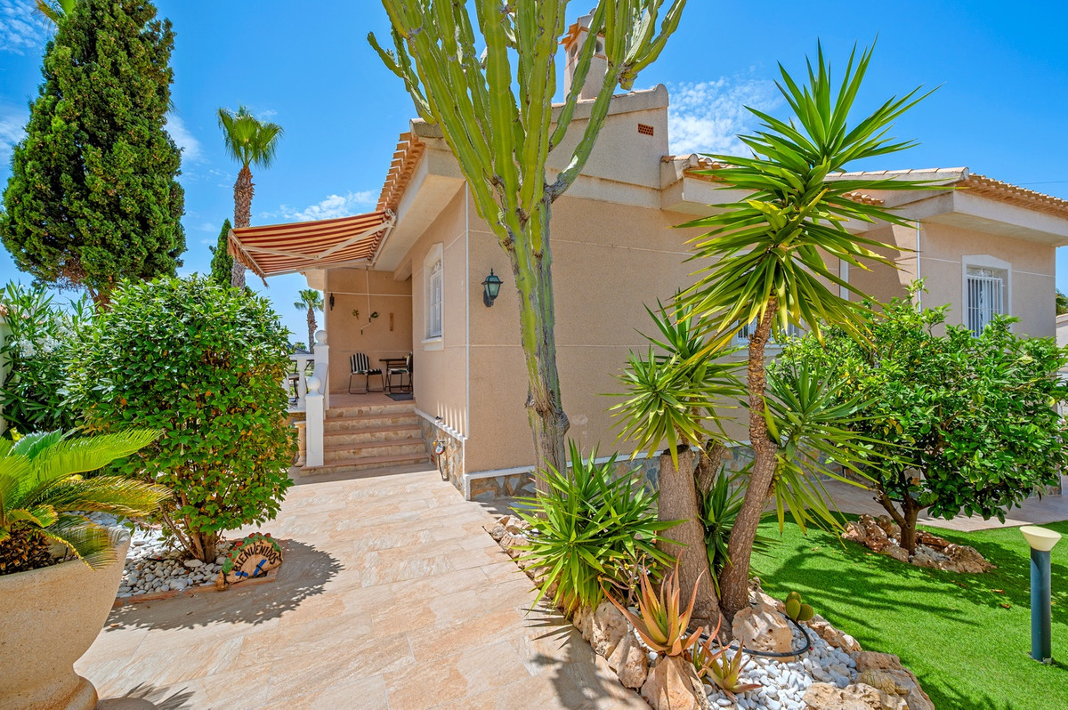 Se vende Villa - Chalet de 3 dormitorios en Costa Blanca, Alicante, España