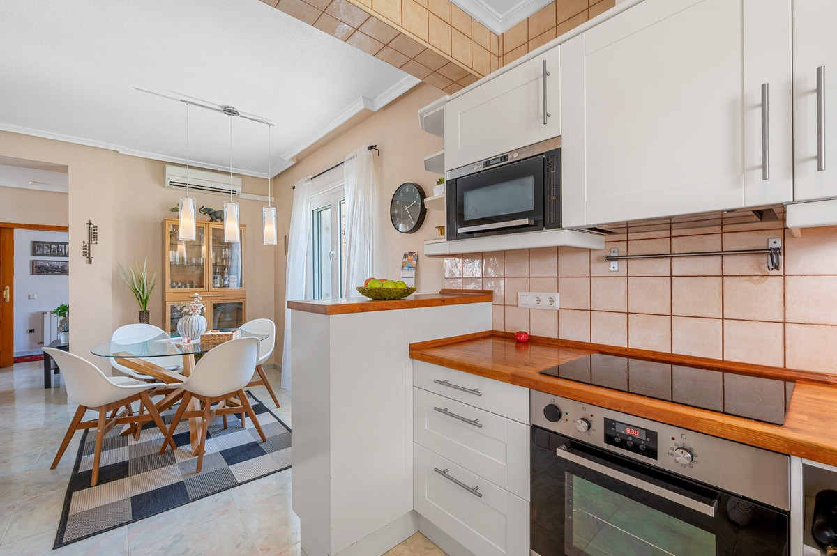 Se vende Villa - Chalet de 3 dormitorios en Costa Blanca, Alicante, España