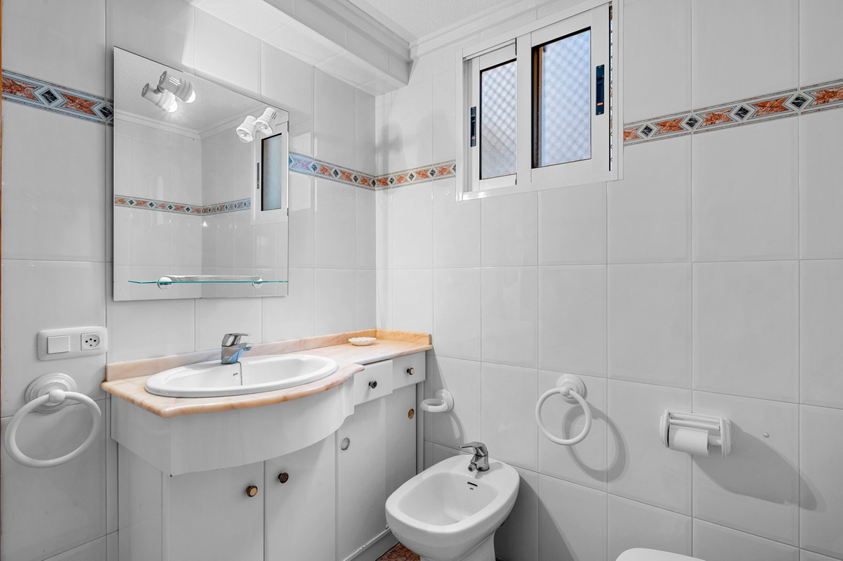 Se vende Apartamento Planta Baja de 3 dormitorios en Costa Blanca, Alicante, España