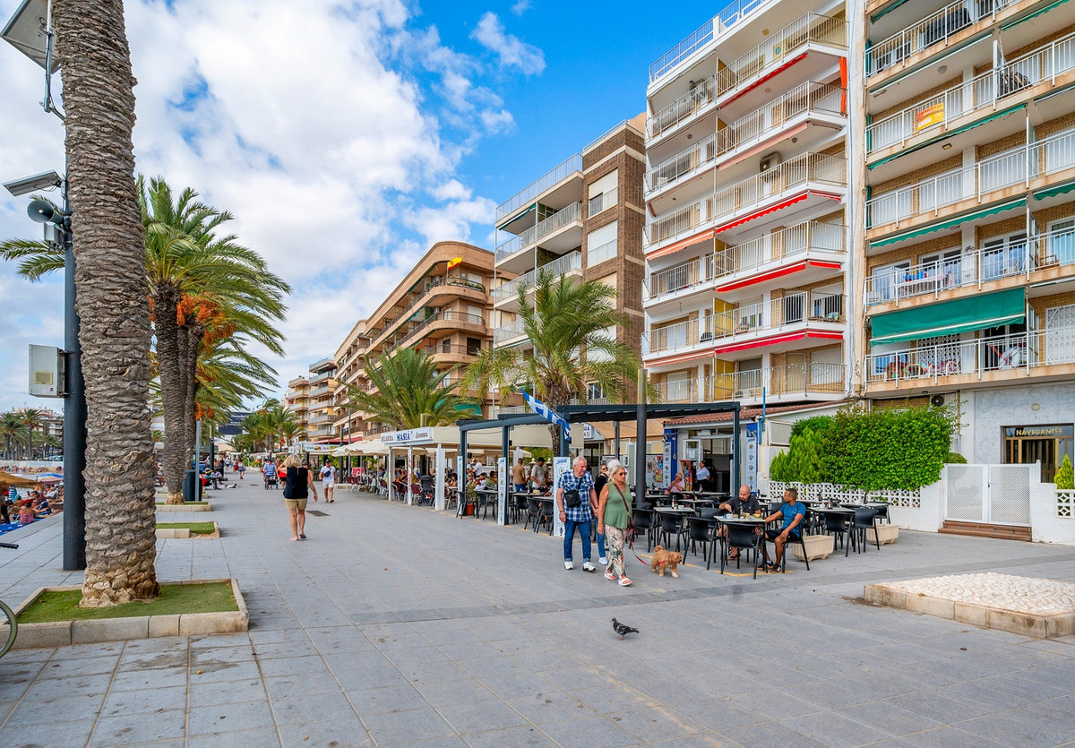 Se vende Apartamento Planta Baja de 3 dormitorios en Costa Blanca, Alicante, España