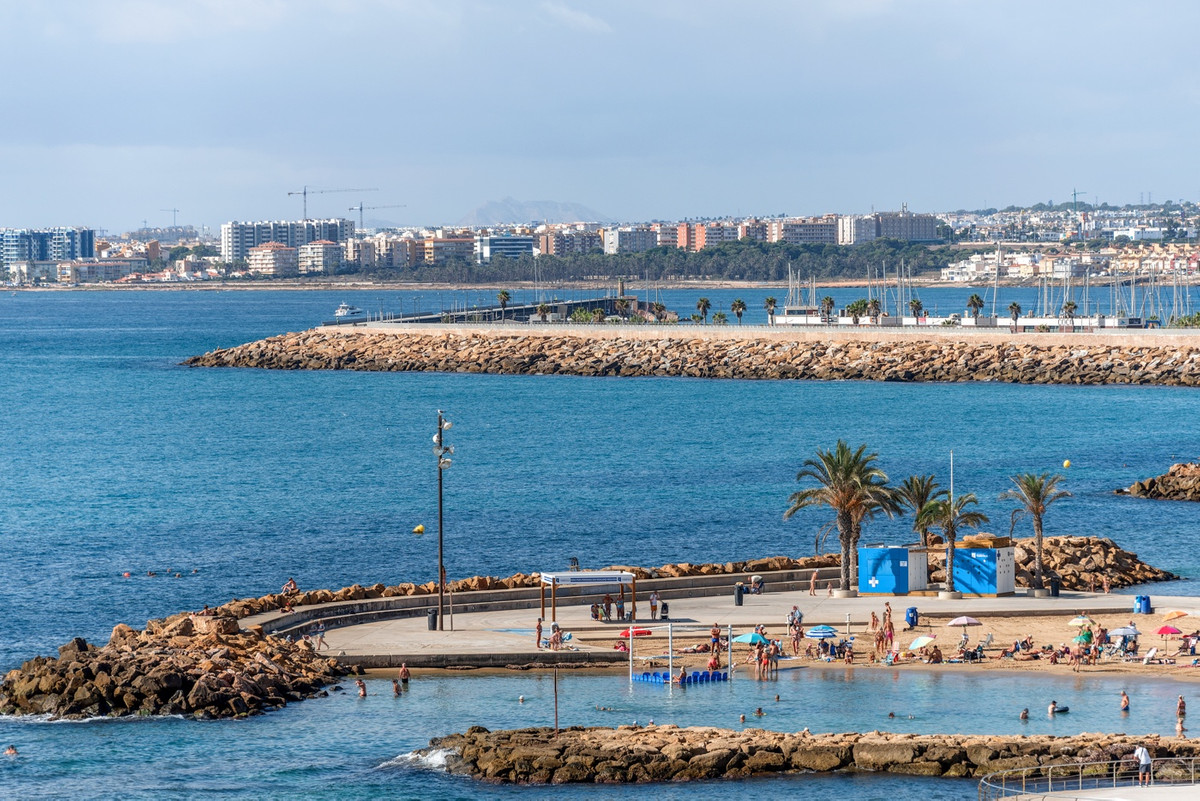 Se vende Apartamento Planta Baja de 3 dormitorios en Costa Blanca, Alicante, España