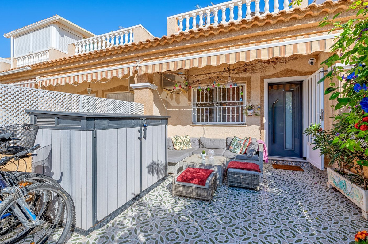 3 Bed Townhouse for sale in Los Alcázares Costa Blanca, Alicante, Spain