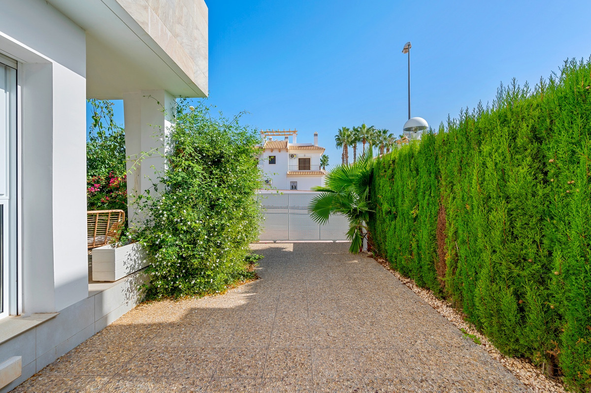 Se vende Adosada de 3 dormitorios en Costa Blanca, Alicante, España