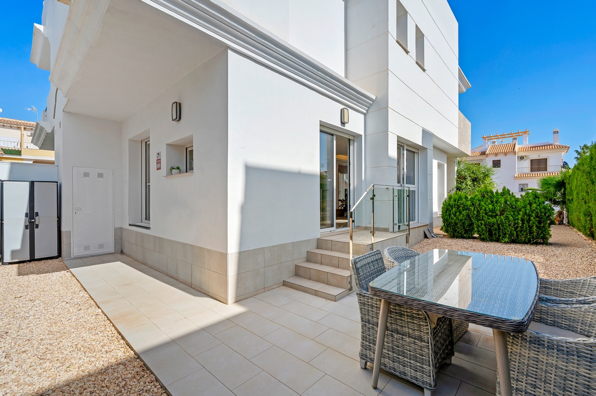 Se vende Adosada de 3 dormitorios en Costa Blanca, Alicante, España
