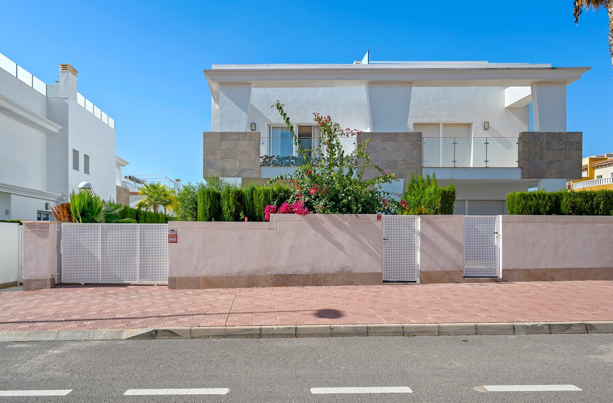 Se vende Adosada de 3 dormitorios en Costa Blanca, Alicante, España