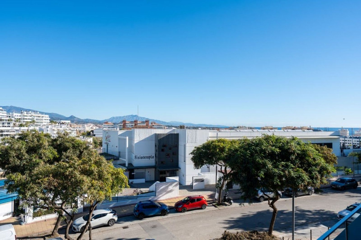 3 Bed Apartment for sale in Estepona Costa Del Sol, Málaga, Spain