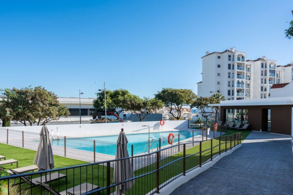 3 Bed Apartment for sale in Estepona Costa Del Sol, Málaga, Spain