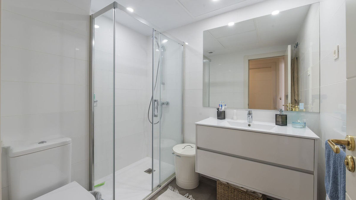 Se vende Apartamento Planta Baja de 3 dormitorios en Costa Del Sol, Málaga, España