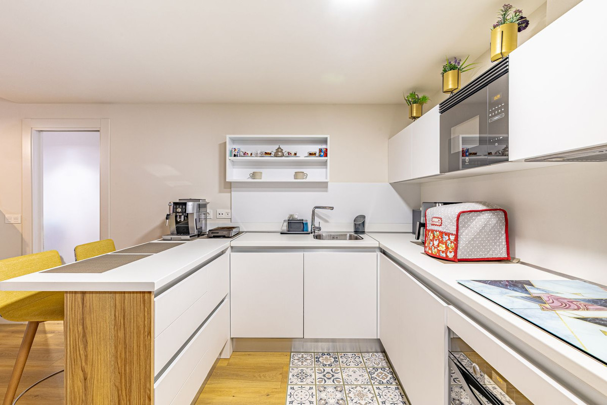 Se vende Apartamento Planta Baja de 3 dormitorios en Costa Del Sol, Málaga, España