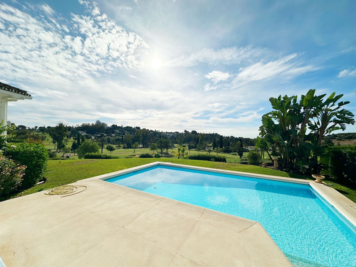 4 Bed Townhouse for sale in El Paraiso Costa Del Sol, Málaga, Spain