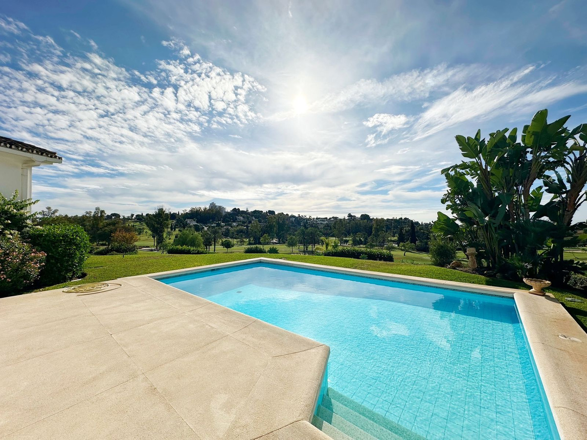4 Bed Townhouse for sale in El Paraiso Costa Del Sol, Málaga, Spain