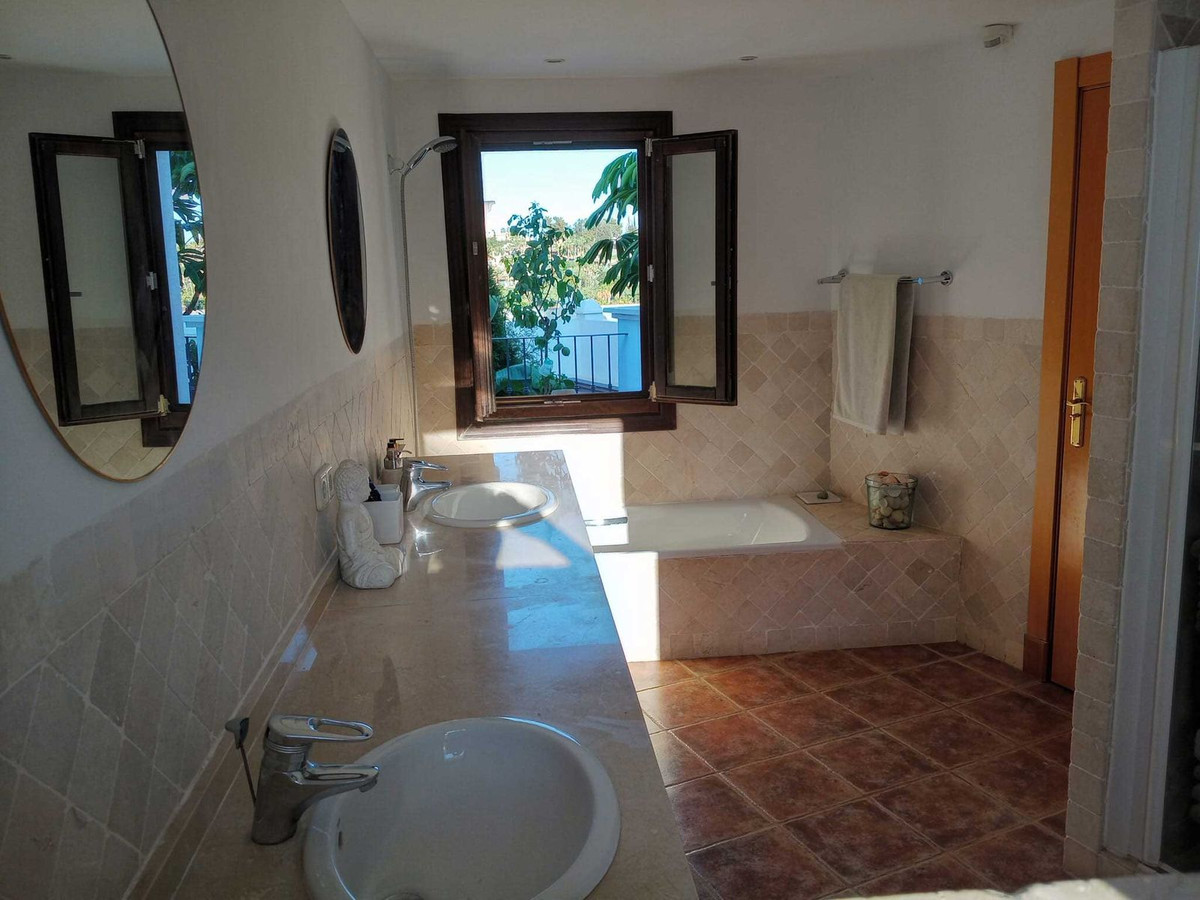4 Bed Townhouse for sale in Estepona Costa Del Sol, Málaga, Spain