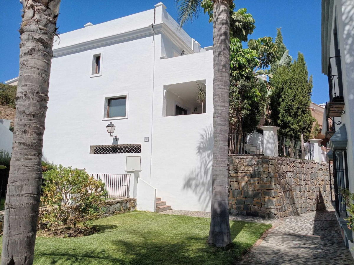 4 Bed Townhouse for sale in Estepona Costa Del Sol, Málaga, Spain