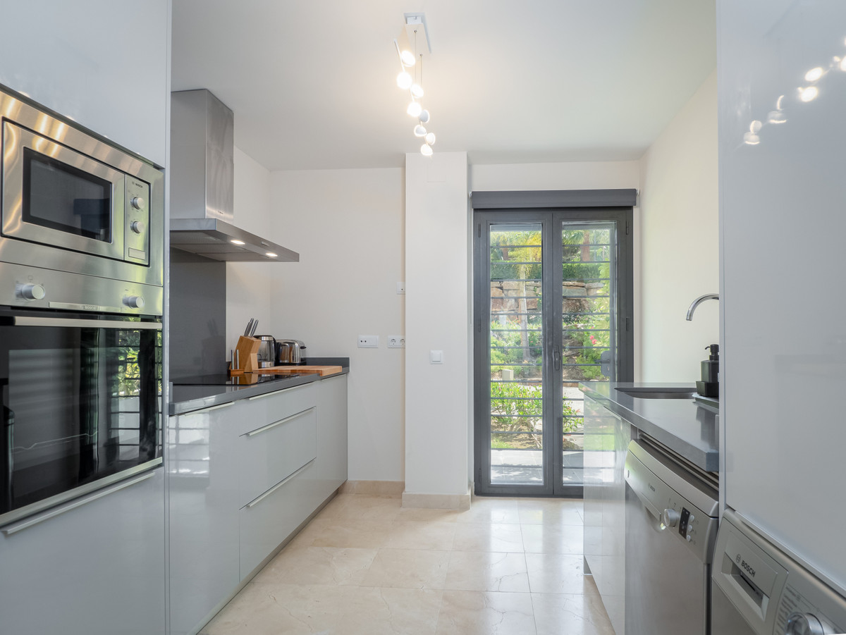 Se vende Apartamento Planta Baja de 2 dormitorios en Costa Del Sol, Málaga, España