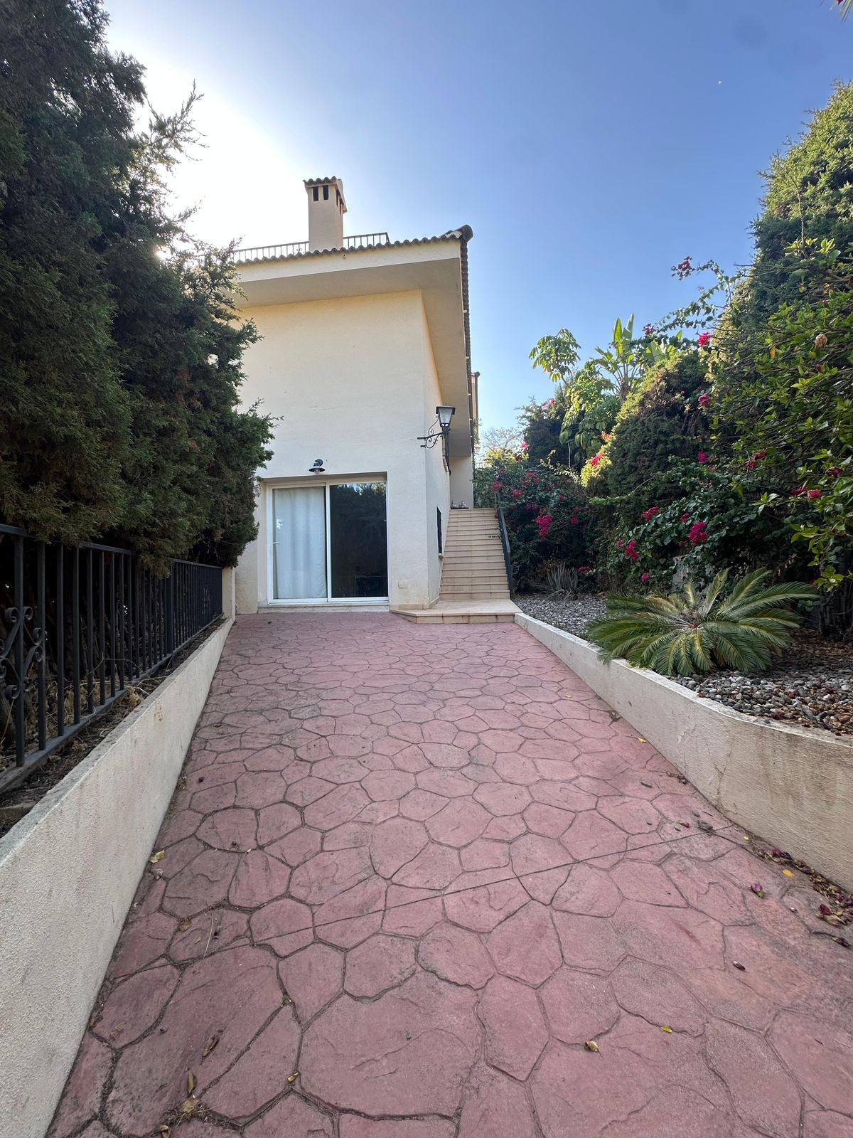 6 Bed Townhouse for sale in Mayorazgo Málaga Ciudad, Málaga, Spain