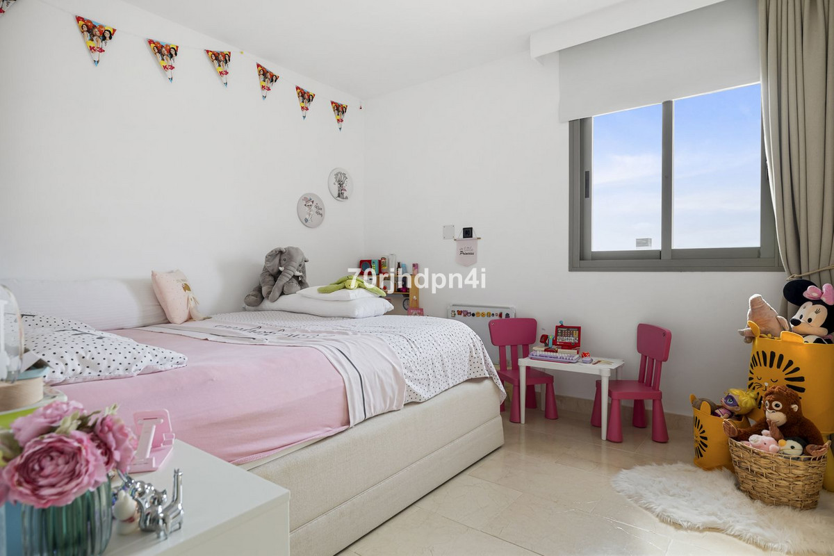 3 Bed Apartment for sale in Estepona Costa Del Sol, Málaga, Spain