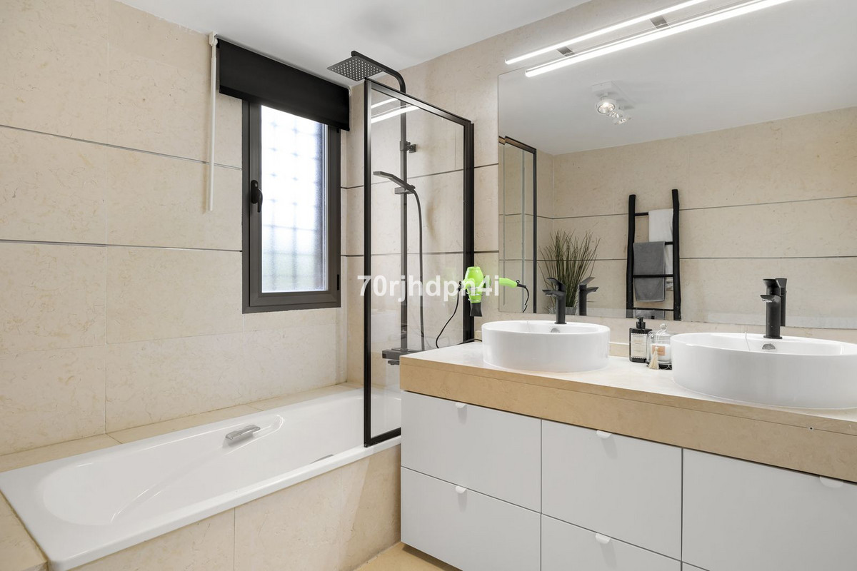 3 Bed Apartment for sale in Estepona Costa Del Sol, Málaga, Spain
