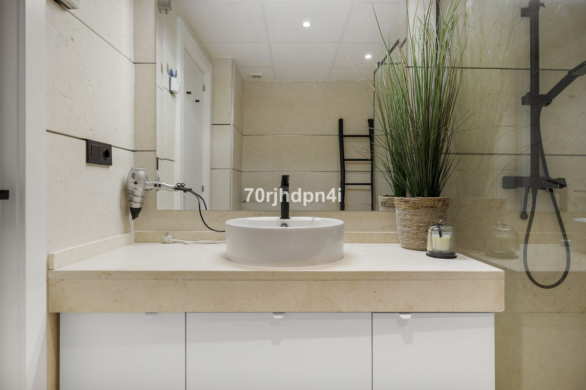 3 Bed Apartment for sale in Estepona Costa Del Sol, Málaga, Spain