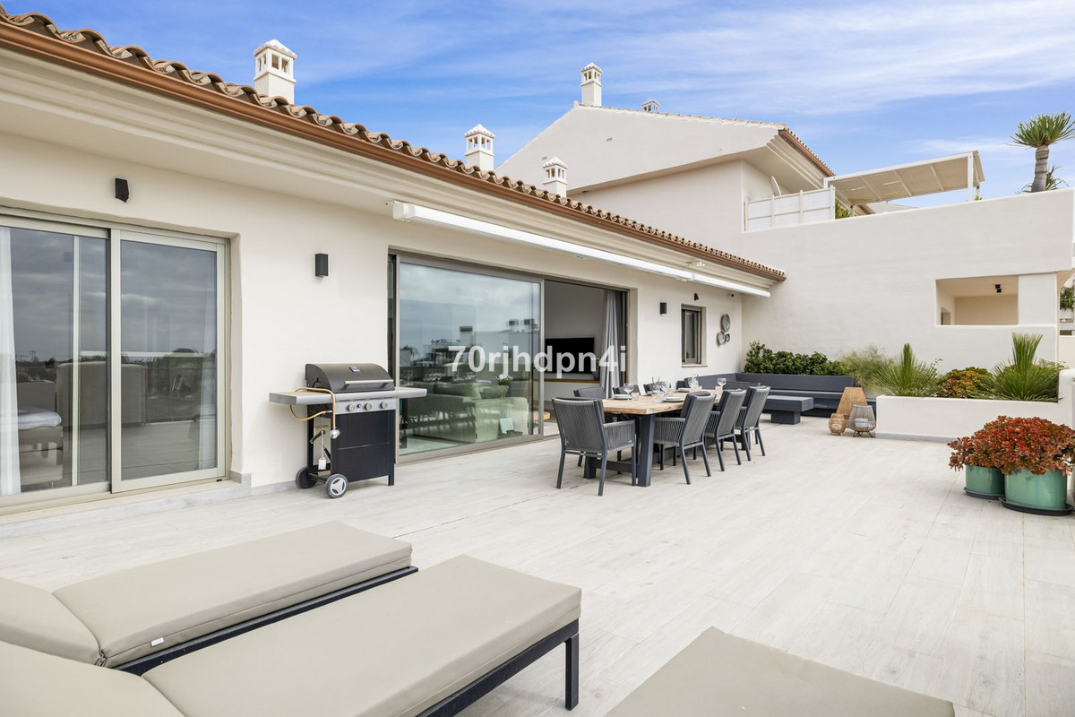 3 Bed Apartment for sale in Estepona Costa Del Sol, Málaga, Spain