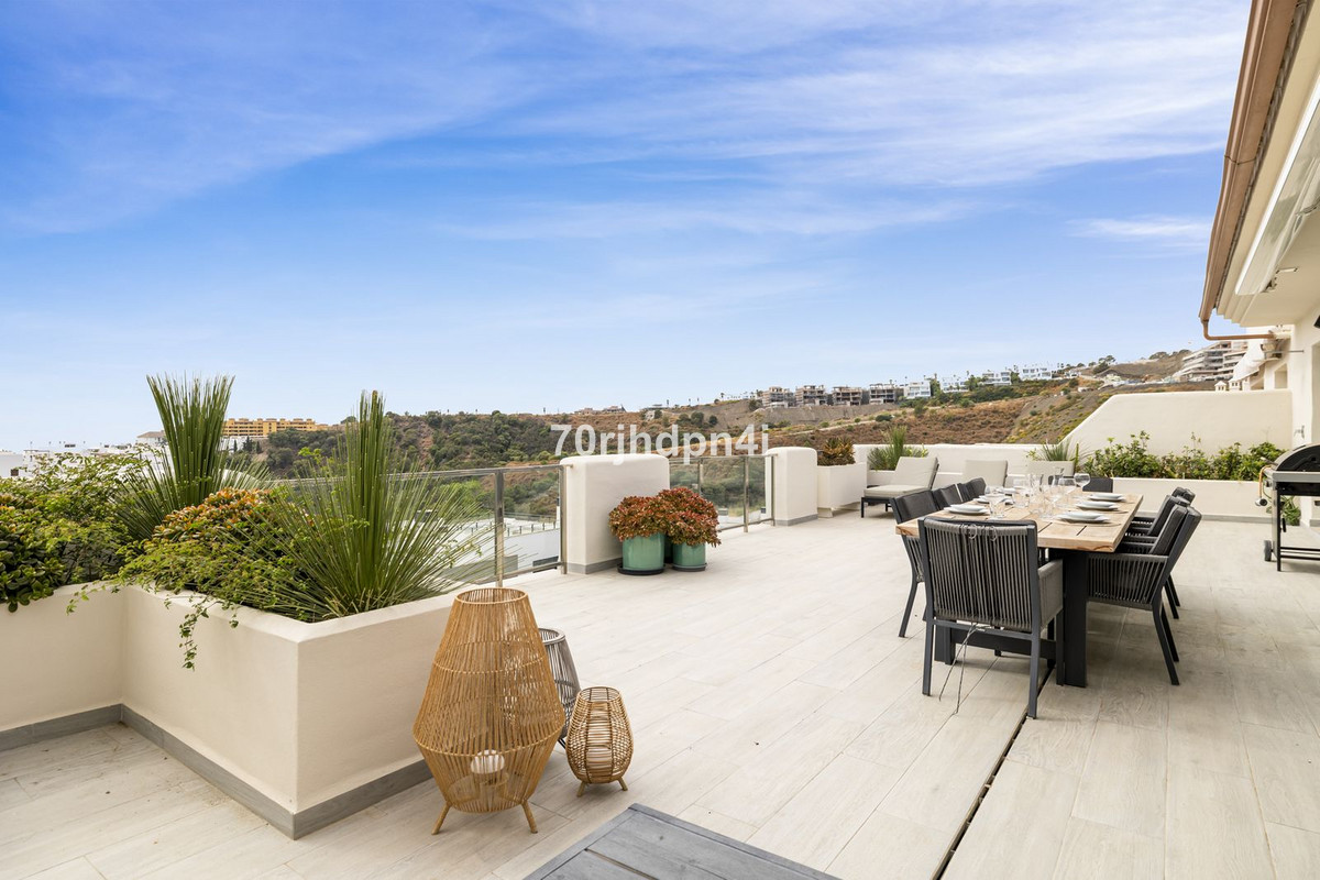 3 Bed Apartment for sale in Estepona Costa Del Sol, Málaga, Spain