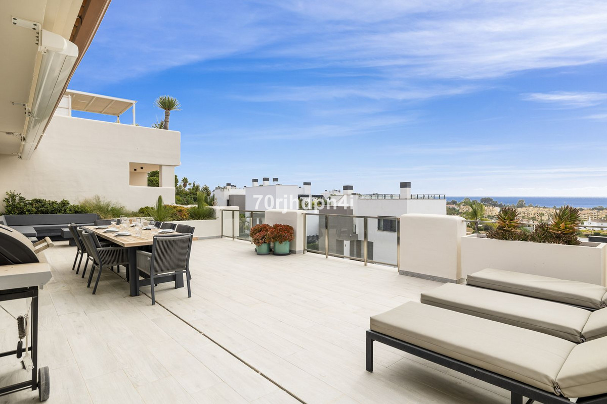 3 Bed Apartment for sale in Estepona Costa Del Sol, Málaga, Spain