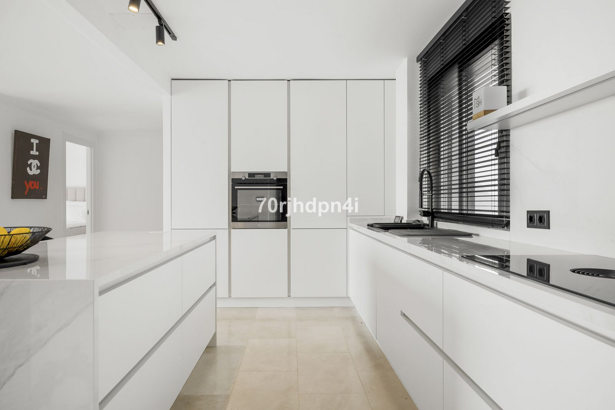 3 Bed Apartment for sale in Estepona Costa Del Sol, Málaga, Spain