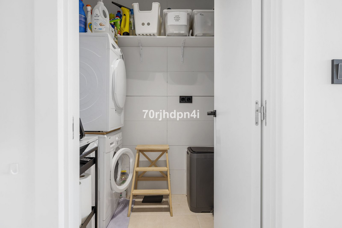3 Bed Apartment for sale in Estepona Costa Del Sol, Málaga, Spain