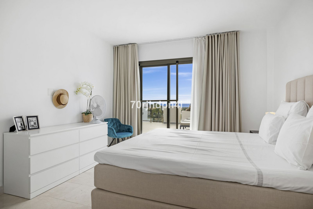 3 Bed Apartment for sale in Estepona Costa Del Sol, Málaga, Spain