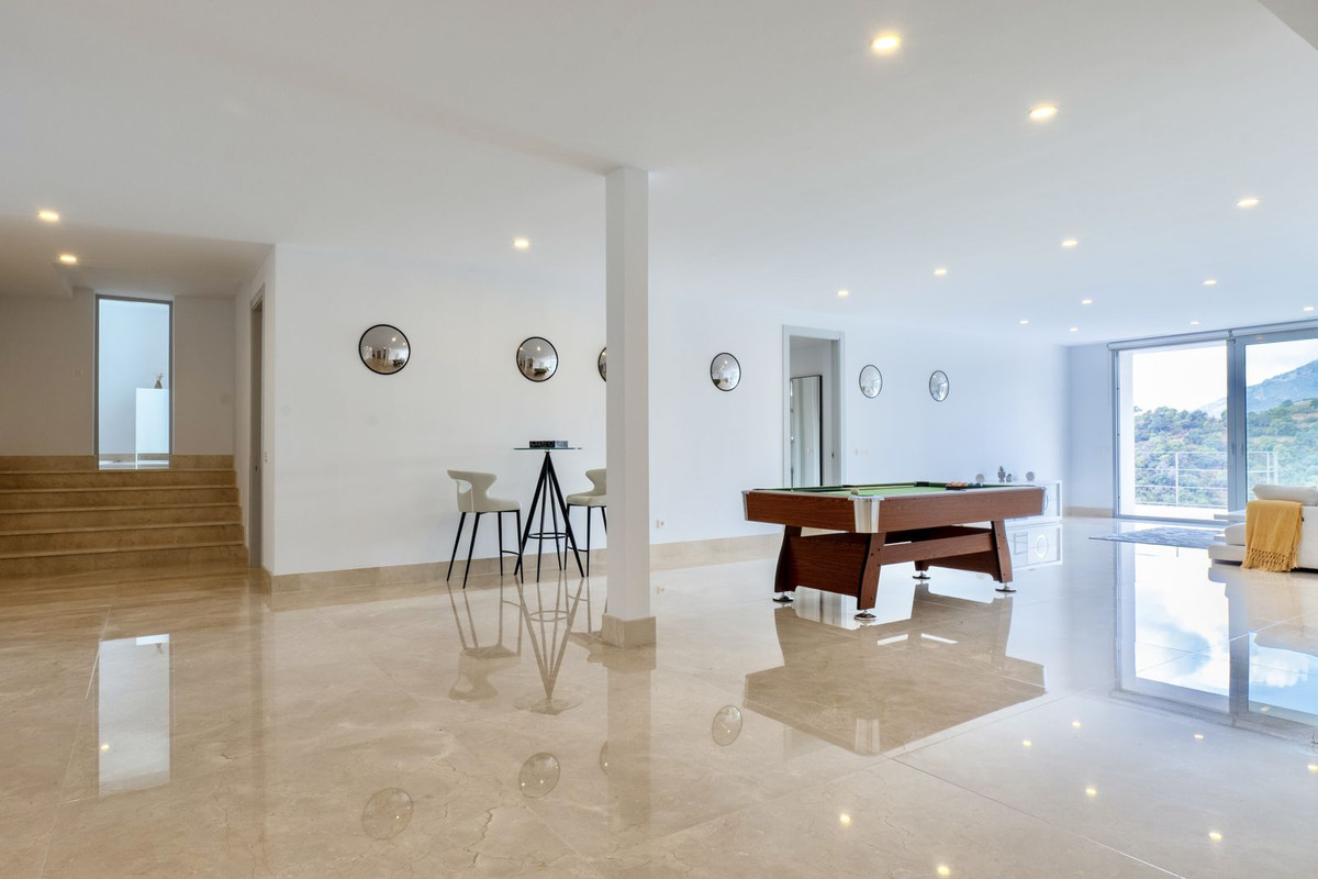 Se vende Villa - Chalet de 6 dormitorios en Costa Del Sol, Málaga, España