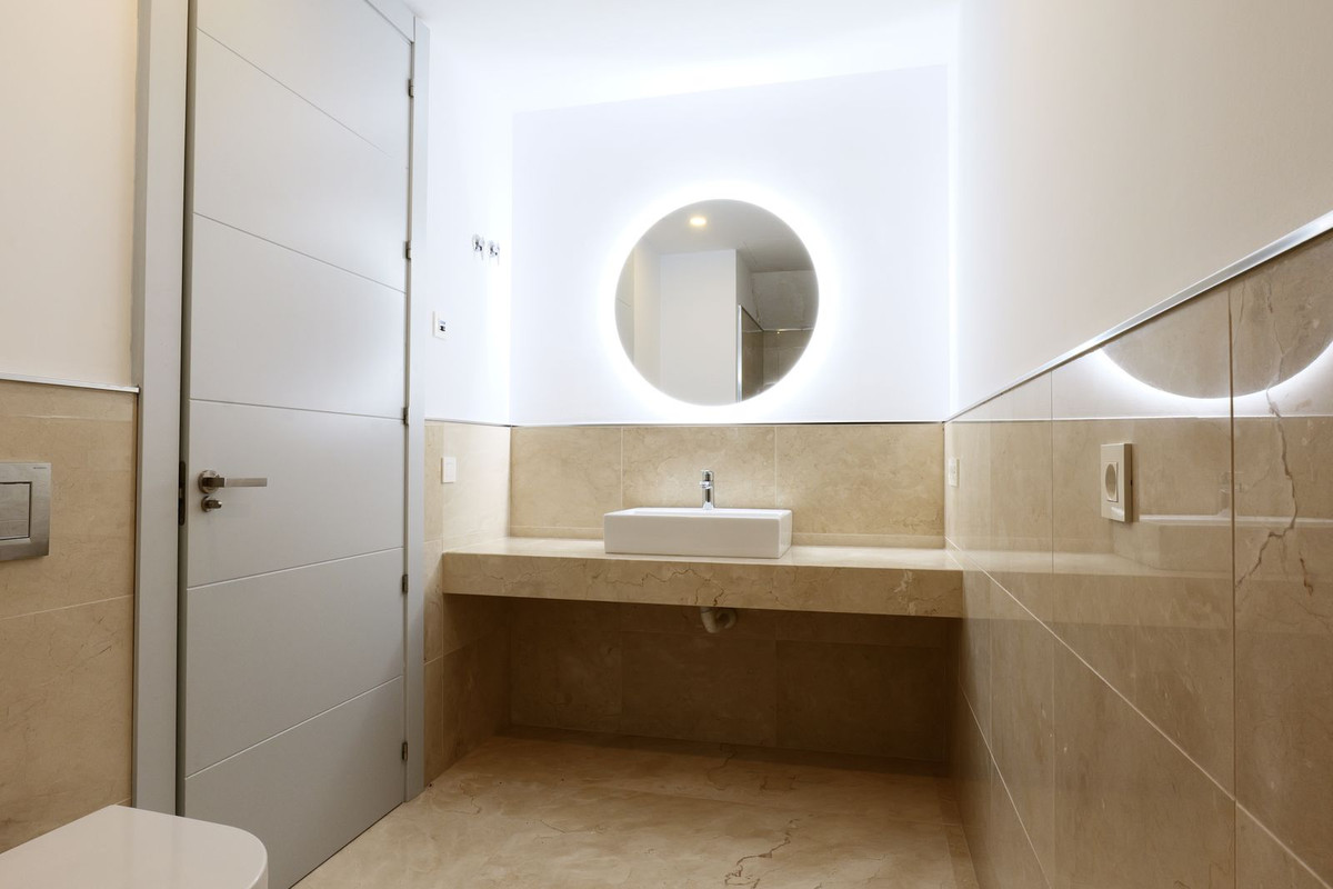 Se vende Villa - Chalet de 6 dormitorios en Costa Del Sol, Málaga, España