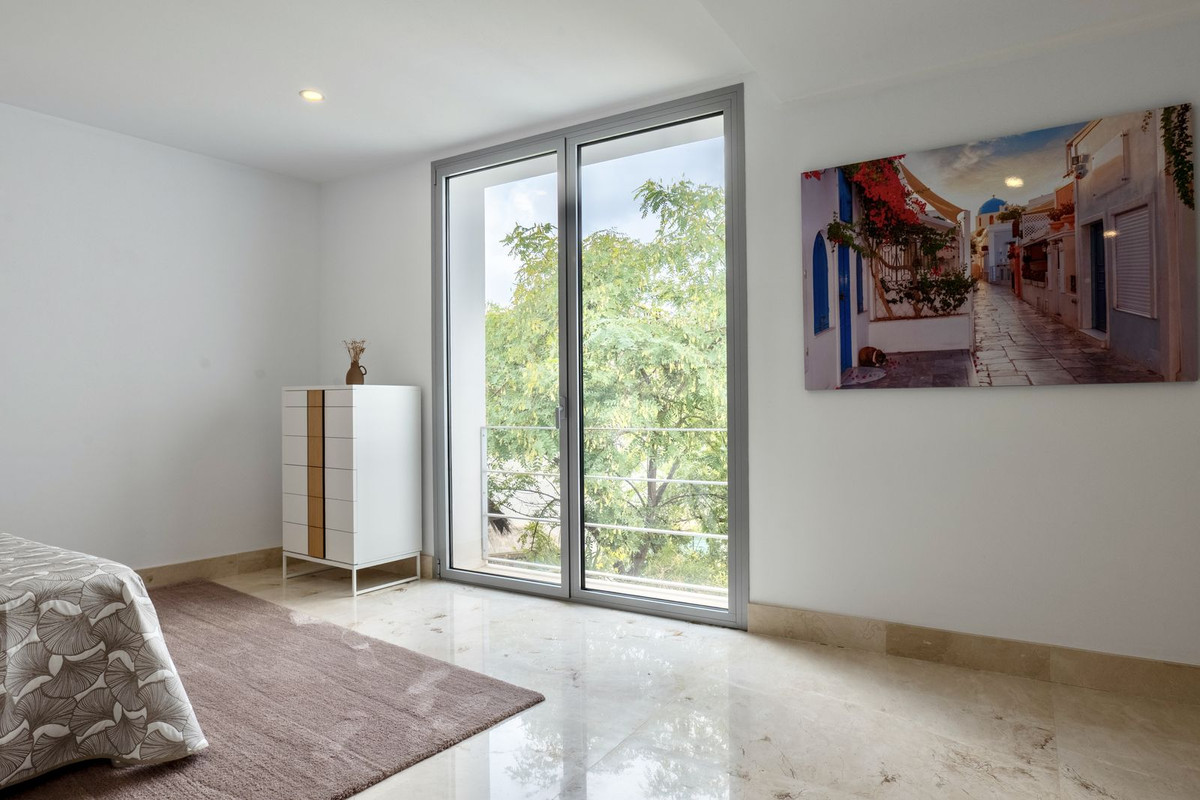Se vende Villa - Chalet de 6 dormitorios en Costa Del Sol, Málaga, España
