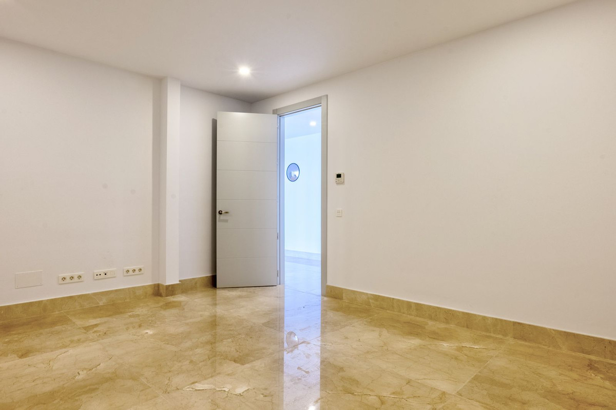 Se vende Villa - Chalet de 6 dormitorios en Costa Del Sol, Málaga, España