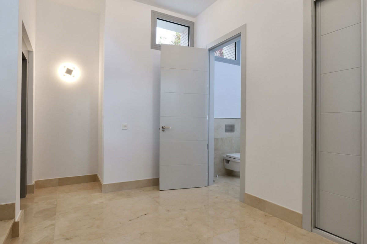 Se vende Villa - Chalet de 6 dormitorios en Costa Del Sol, Málaga, España