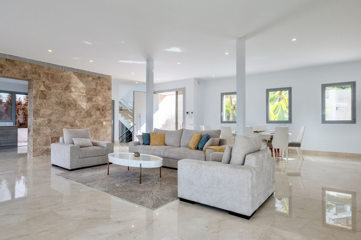 Se vende Villa - Chalet de 6 dormitorios en Costa Del Sol, Málaga, España