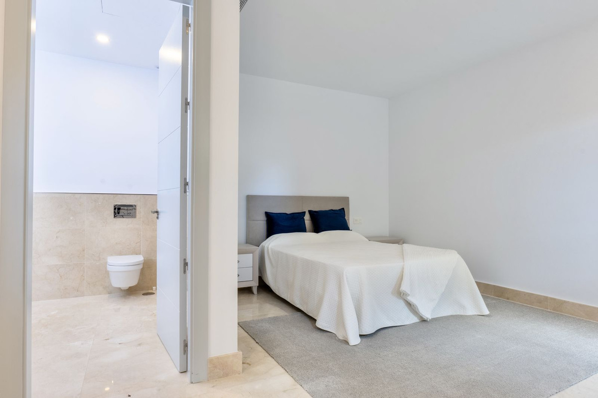 Se vende Villa - Chalet de 6 dormitorios en Costa Del Sol, Málaga, España