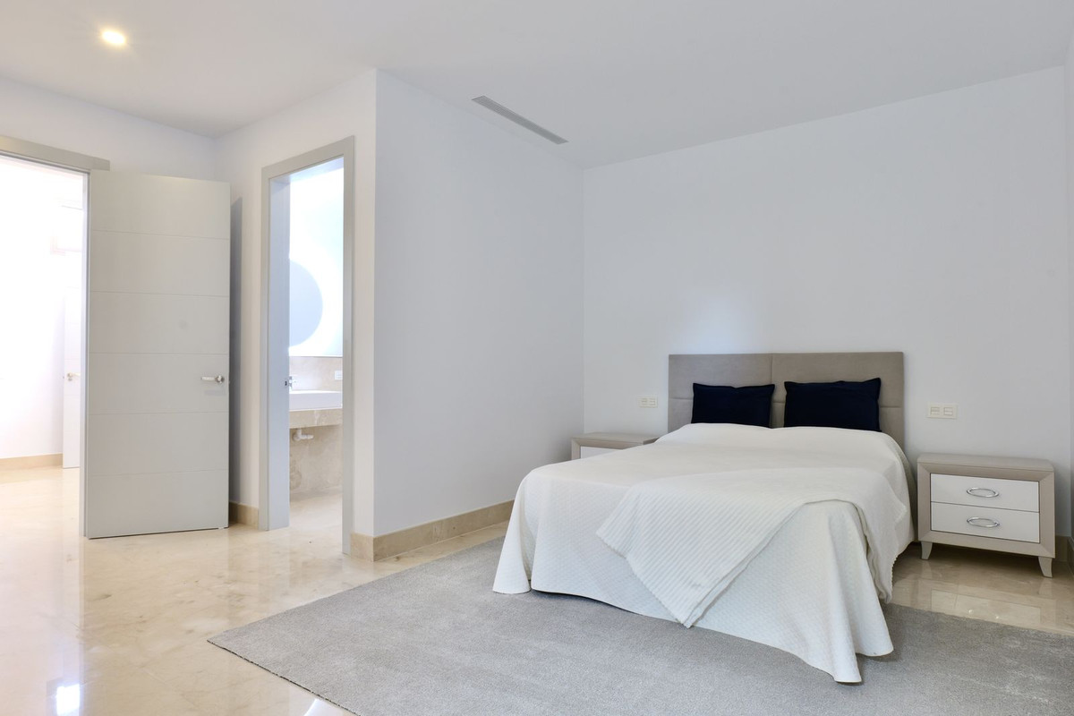 Se vende Villa - Chalet de 6 dormitorios en Costa Del Sol, Málaga, España
