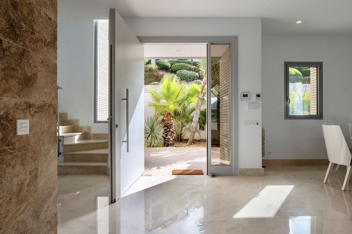 Se vende Villa - Chalet de 6 dormitorios en Costa Del Sol, Málaga, España